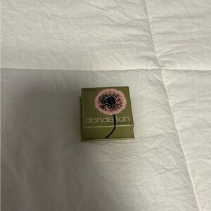 Benefit Dandelion Blush in Soft Pink and Olive